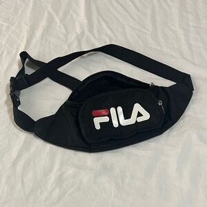 Fila Men’s Black White Belt Bag Zippered Streetwear Minimalist GUC